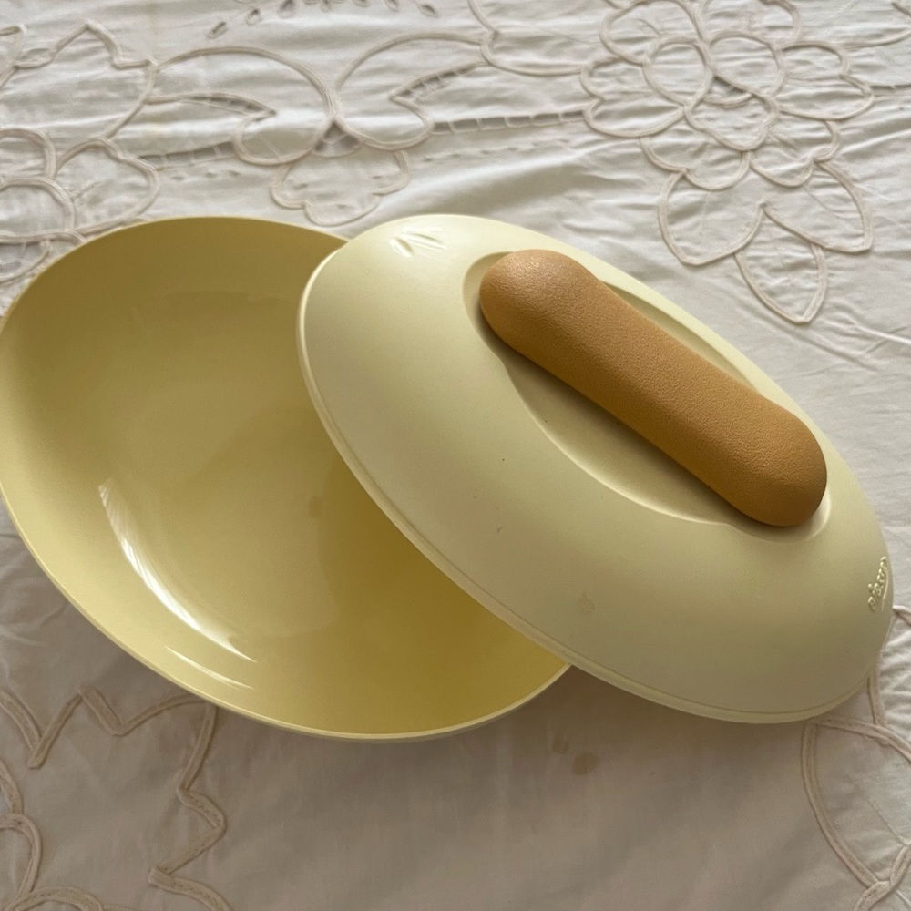 Biesse~European Oval Canister/Bowl with Lid shaped as a Milano Cookie~Yellow